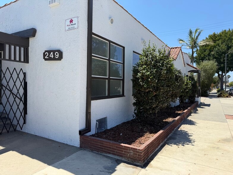 More Photos Of 249 Redondo Ave, Long Beach Medical For Lease