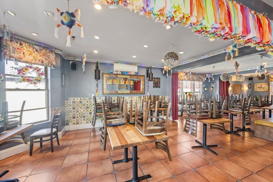 More Photos Of 585 Forest Ave, Staten Island Restaurant For Sale