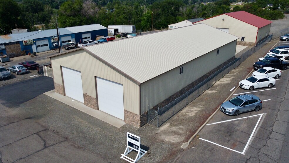 More Photos Of 500 1st Ave, Zillah Warehouse For Sale