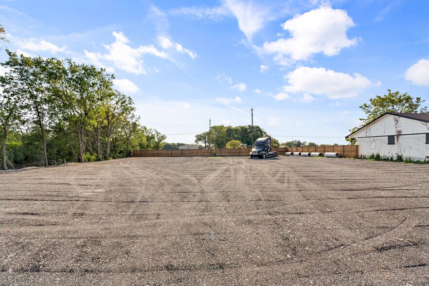 More Photos Of 1241 Narrow Ln, Red Oak Land For Sale