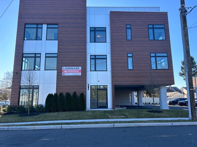 More Photos Of 530 Chestnut St, Union Township Office Residential For Lease