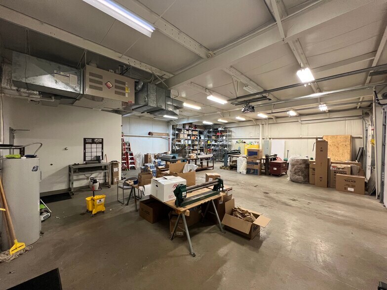 More Photos Of 4055 Championship Dr, Indianapolis Warehouse For Lease