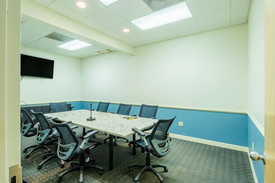 More Photos Of 663 Pennsylvania Ave, Elizabeth Warehouse For Lease