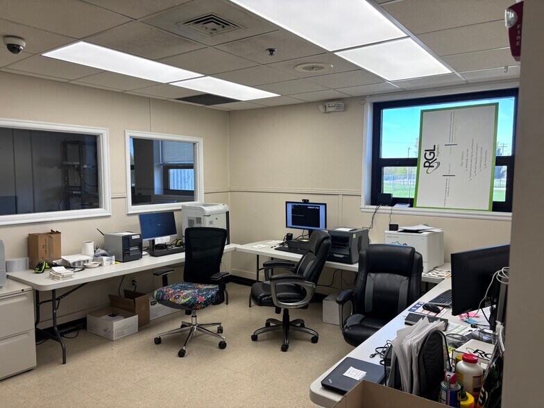 More Photos Of 3020 W Prospect Ave, Appleton Industrial For Lease