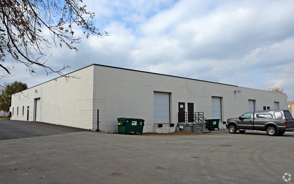 More Photos Of 12101-12109 12th Ave S, Burnsville Light Manufacturing For Lease