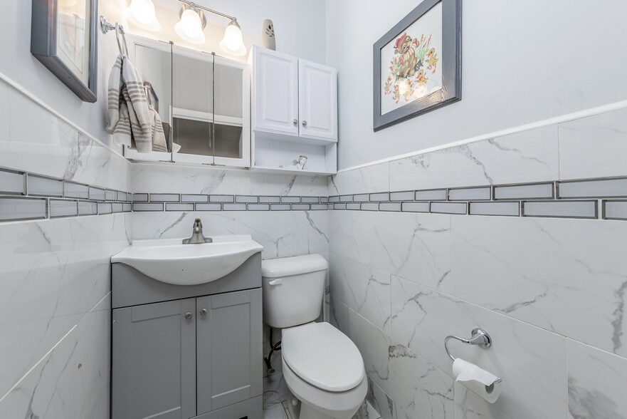 More Photos Of 40 W Kings Hwy, Mount Ephraim Office For Sale