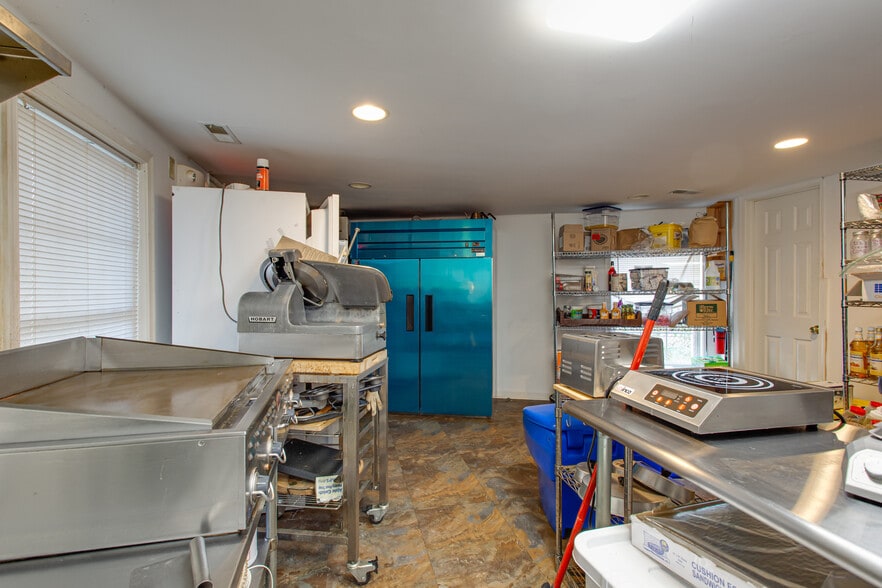 More Photos Of 12133 Neale Sound Dr, Cobb Island Restaurant For Sale