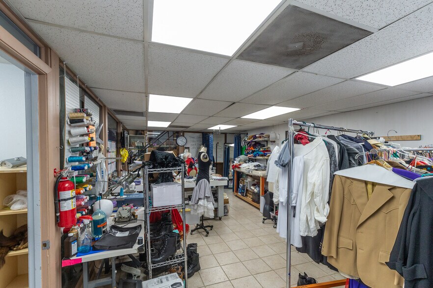 More Photos Of 2169 10th St, Sarasota Warehouse For Sale