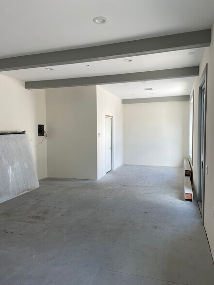 More Photos Of 8401-8405 W 3rd St, Los Angeles Storefront For Lease