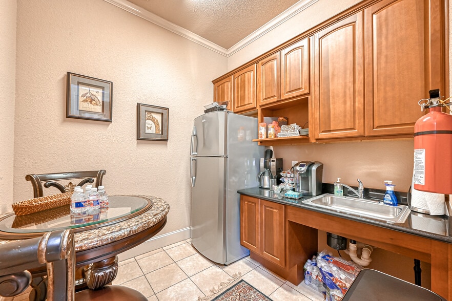 More Photos Of 5513 Louetta Rd, Spring Office For Sale