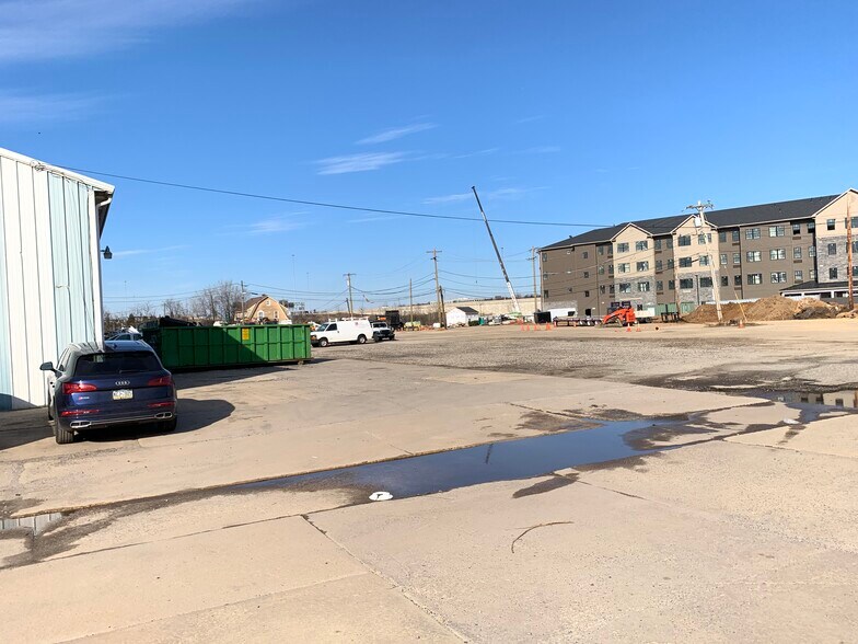 More Photos Of 2241 Corson Ln, Plymouth Meeting Light Manufacturing For Lease