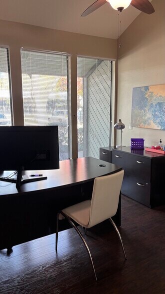 More Photos Of 14343 Torrey Chase Blvd, Houston Office For Sale