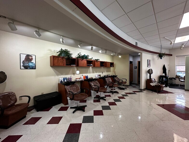 More Photos Of 424 4th St, Fairbanks General Retail For Sale