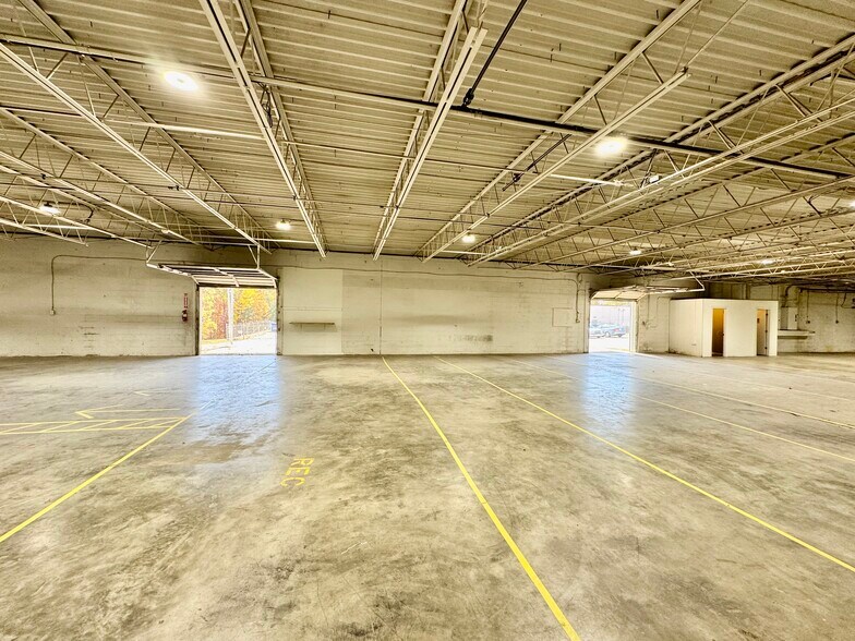 More Photos Of 6190 Old Mendenhall Rd, High Point Warehouse For Lease