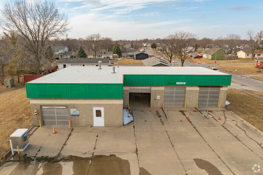 More Photos Of 1105 Lincoln St SE, Bondurant Carwash For Sale