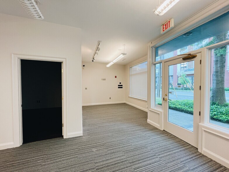 More Photos Of 1800 Camden Rd, Charlotte Office Residential For Lease