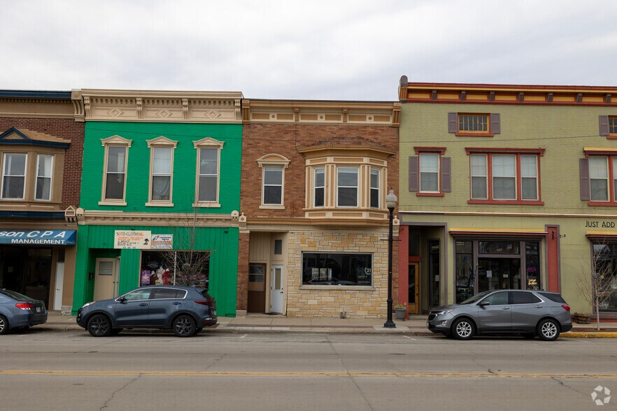 More Photos Of 209 S Main St, Jefferson General Retail For Sale