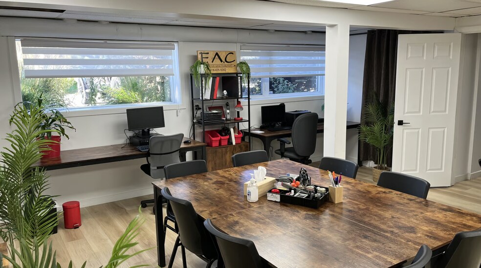 More Photos Of 2 Rue De L'usine, Baie-Saint-Paul General Retail For Sale