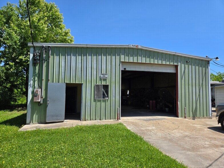More Photos Of 609 Carby, Houston Warehouse For Sale