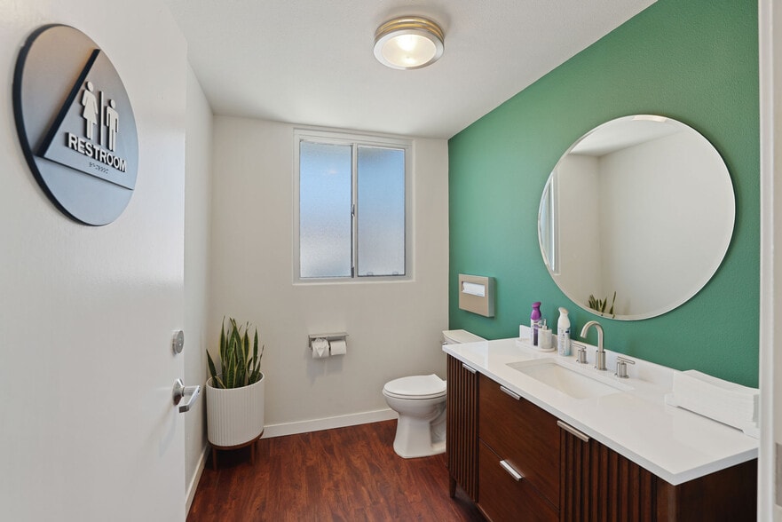 More Photos Of 702-714 W Fremont St, Stockton Light Distribution For Lease