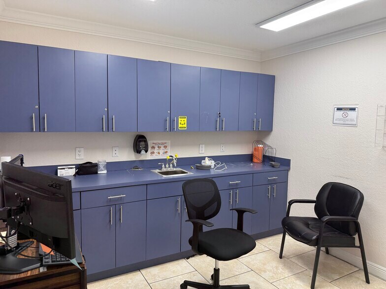 More Photos Of 9611 SW 40th St, Miami Medical For Sale