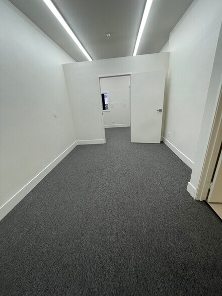 More Photos Of 7127 Laurel Canyon Blvd, North Hollywood Office For Lease