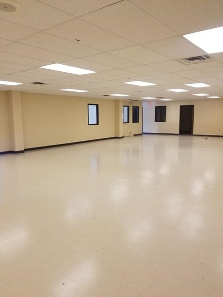 More Photos Of 2985 S Ridge Rd, Green Bay Medical For Lease