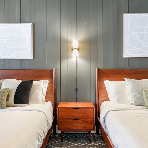 More Photos Of 4727 Dunsmuir Ave, Dunsmuir Hotel For Sale