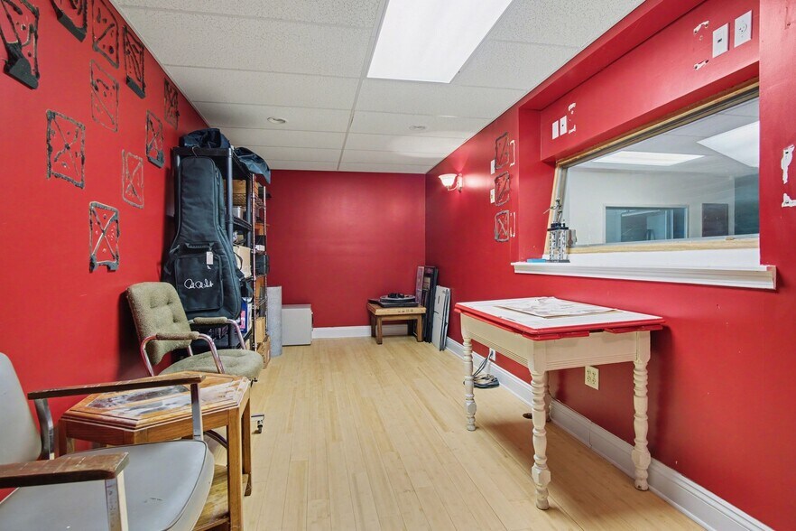 More Photos Of 328 Lake Road East Frk, Hamlin Restaurant For Sale