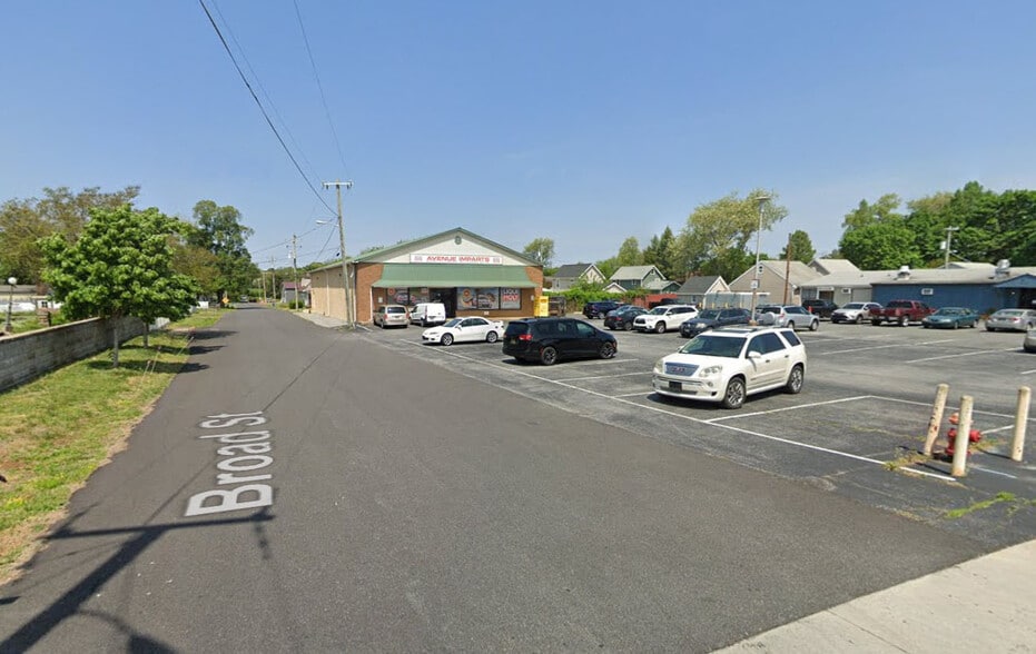 More Photos Of 100 N Railroad Ave, Wyoming General Retail For Lease