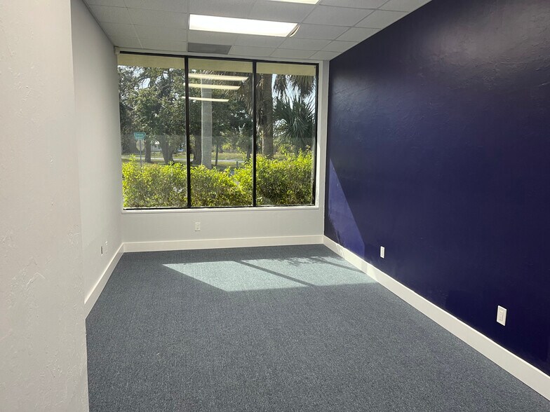 More Photos Of 3120-3131 E Riverside Dr, Fort Myers Flex For Sale