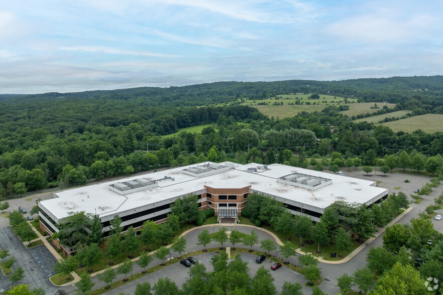 Primary Photo Of 53 Frontage Rd, Hampton Office For Lease