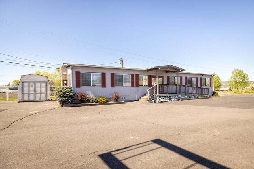 More Photos Of 3350 S 6th St, Klamath Falls Auto Dealership For Sale