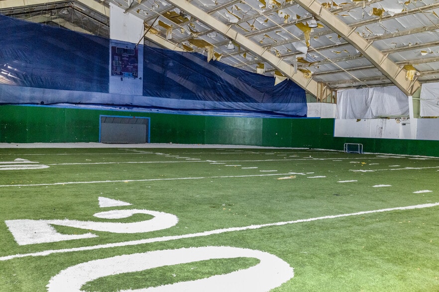 More Photos Of 5105 N Lindbergh Blvd, Florissant Sports And Entertainment For Sale