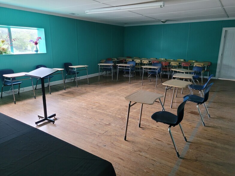 More Photos Of 1512 Garner Rd, Raleigh Warehouse For Lease