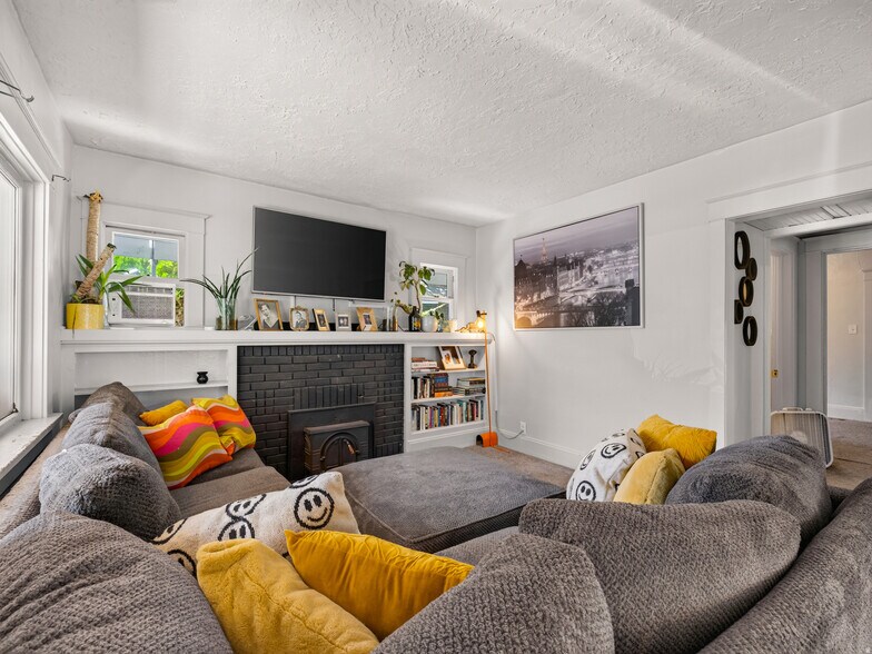 More Photos Of 457 E 100 S, Provo Apartments For Sale