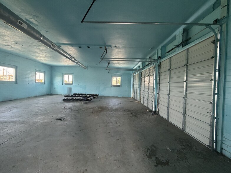 More Photos Of 45 W Eads Pky, Lawrenceburg Freestanding For Sale