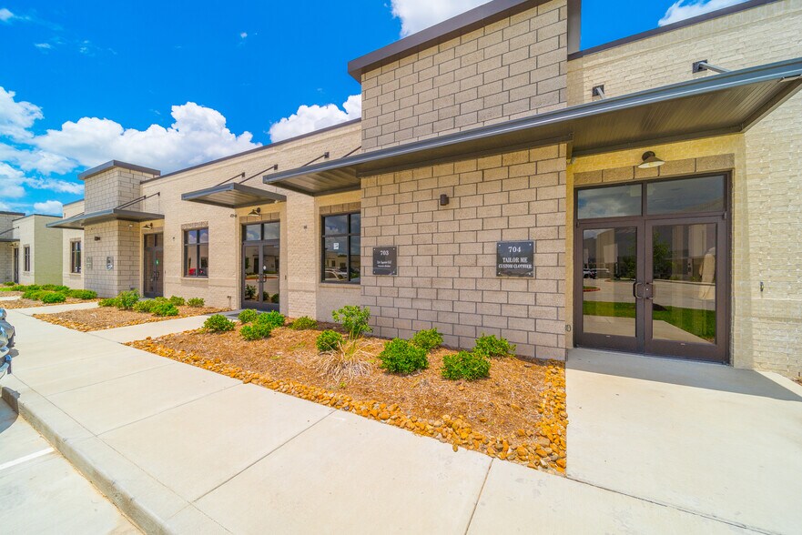 More Photos Of 202 Industrial Blvd, Sugar Land Loft Creative Space For Sale