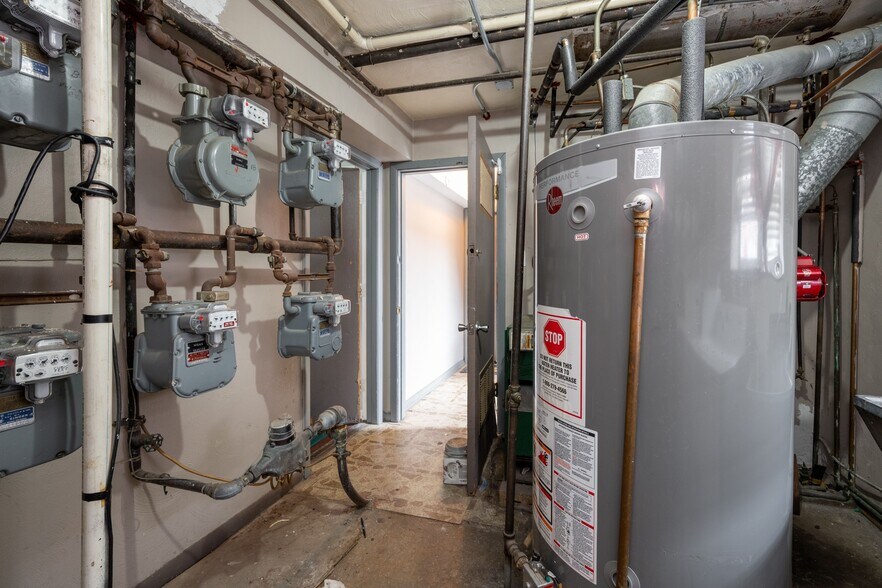 More Photos Of 726 W Roy Dr, Villa Park Apartments For Sale