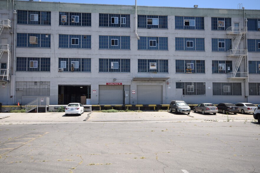More Photos Of 2155 E 7th St, Los Angeles Manufacturing For Lease