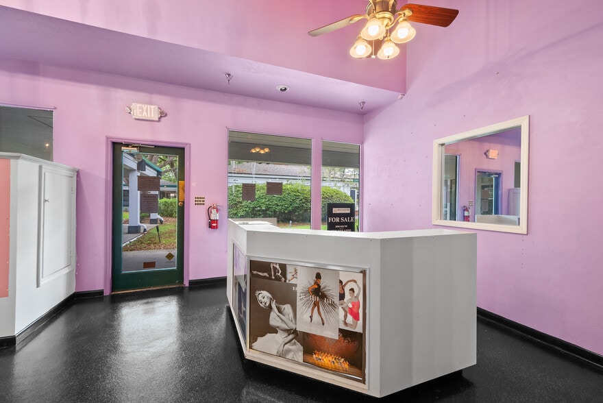 More Photos Of 2441 NW 43rd St, Gainesville Storefront For Sale