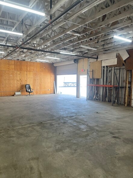 More Photos Of 4130 Hallmark Pky, San Bernardino Warehouse For Lease