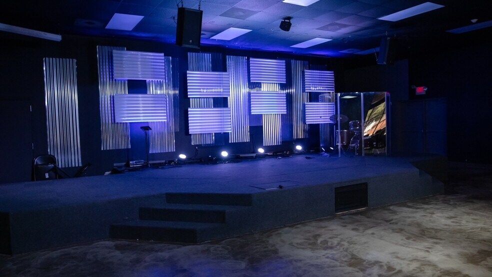 More Photos Of 12410 Sugardale Dr, Stafford Religious Facility For Lease