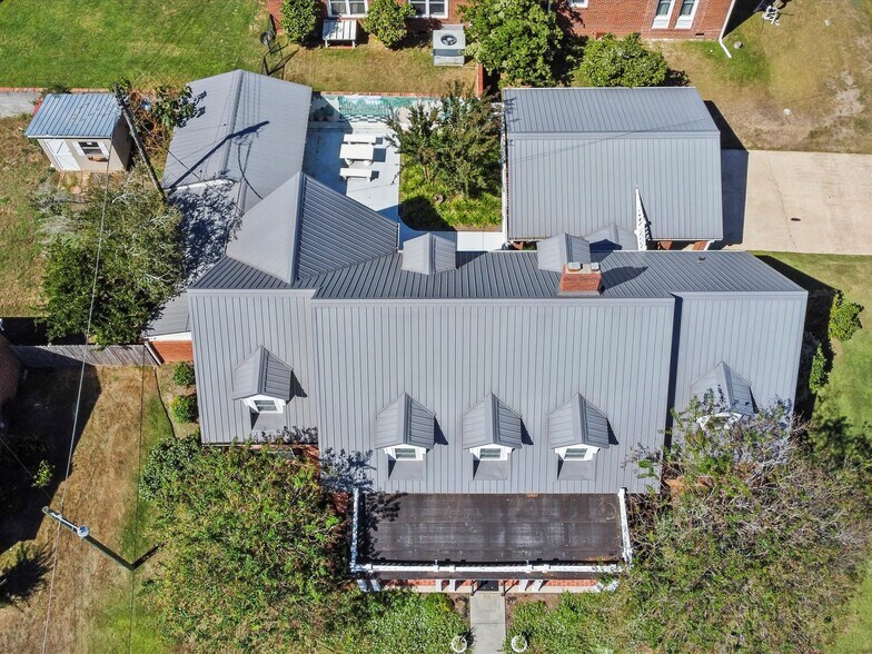 More Photos Of 302 W College St, Enterprise Flex For Sale