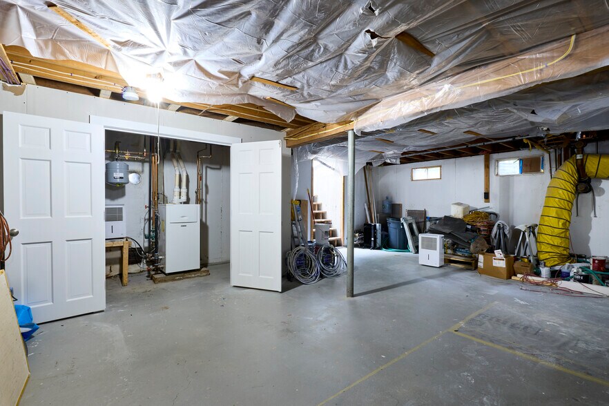 More Photos Of 4 Edgerton Dr, North Falmouth Flex For Sale