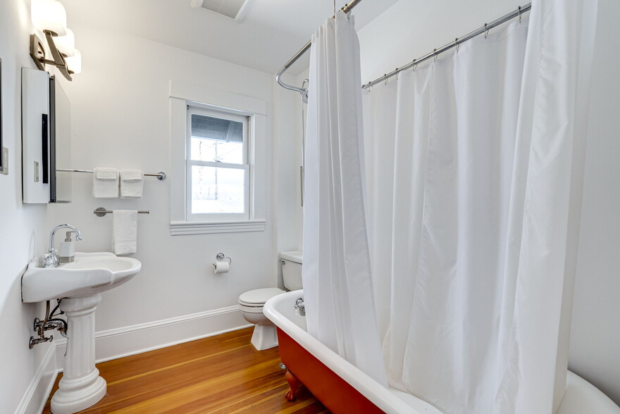 More Photos Of 1825 SE 7th Ave, Portland Loft Creative Space For Sale