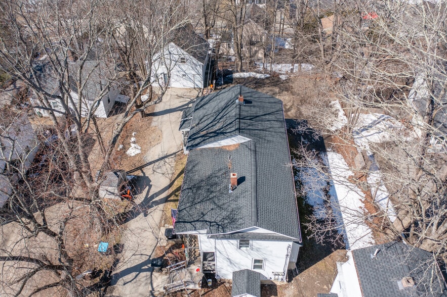 More Photos Of 2 Lyon St, Putnam Apartments For Sale