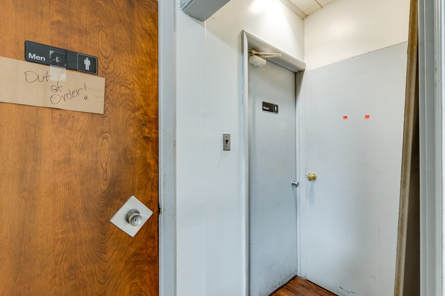 More Photos Of 1217-1219 E Main St, Richmond Storefront For Sale