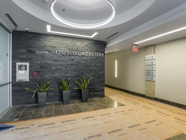 More Photos Of 1705 Guadalupe St, Austin Office For Sale