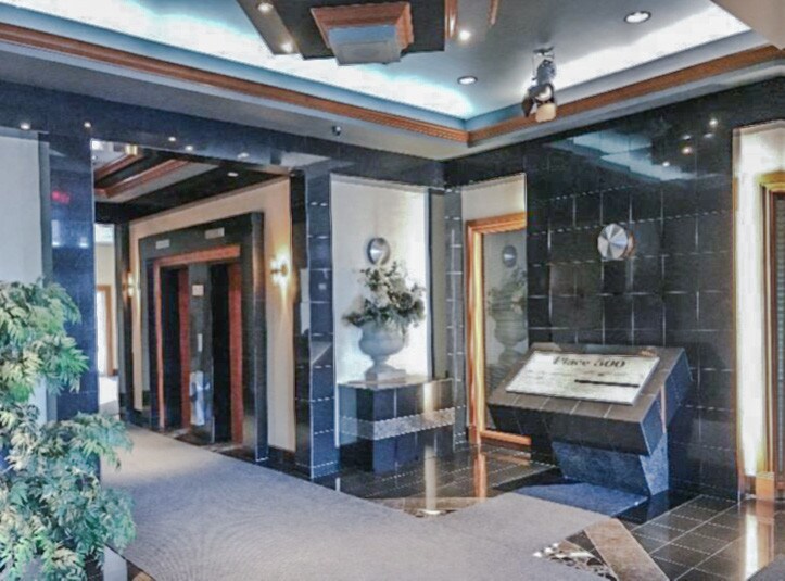 More Photos Of 500 Boul Saint-Martin O, Laval Office For Lease